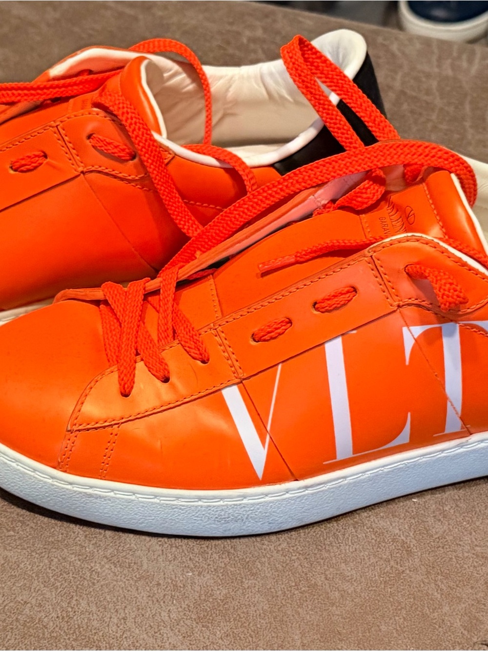 Valentino Kids Bright Orange Leather Logo Low-Top Sneakers with White Sole